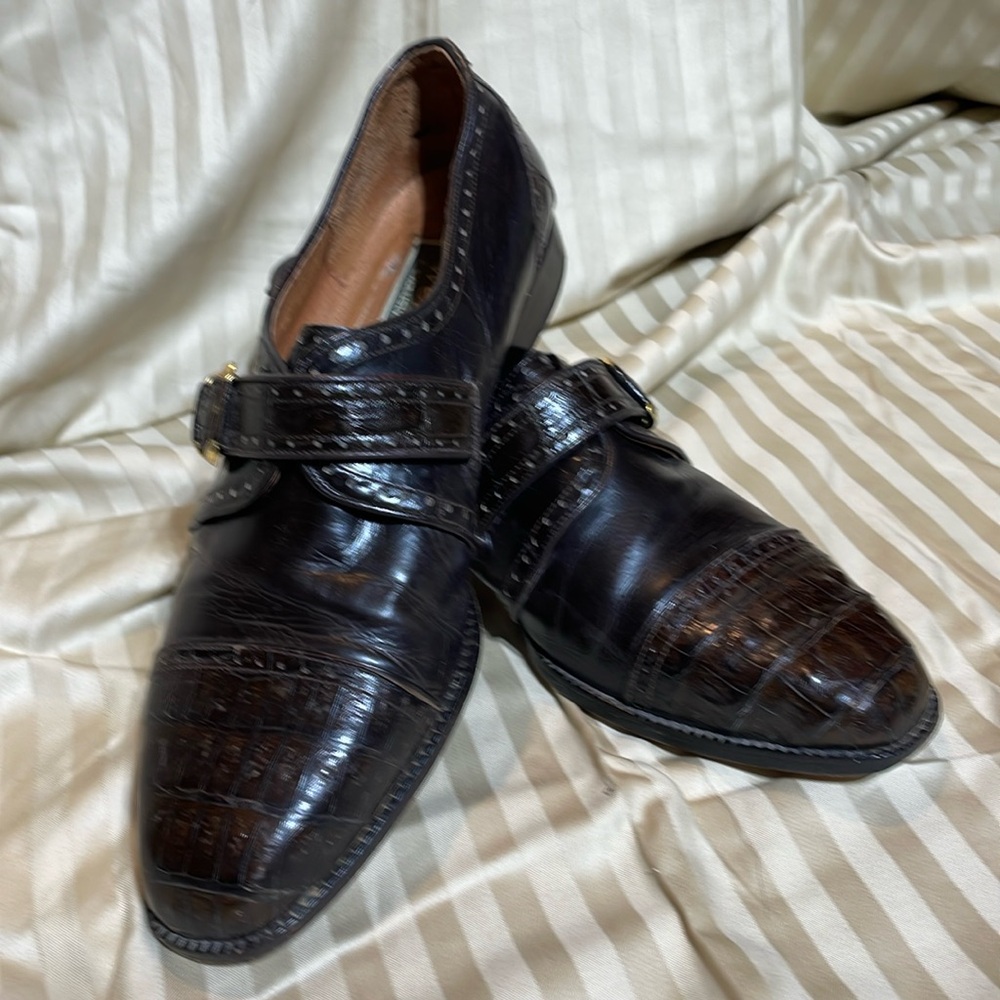 Beautiful Exclusively Wens genuine crocodile buckle dress shoes sz 8